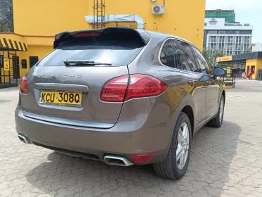PORSCHE Cayenne