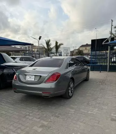 Mercedes-Benz S 550