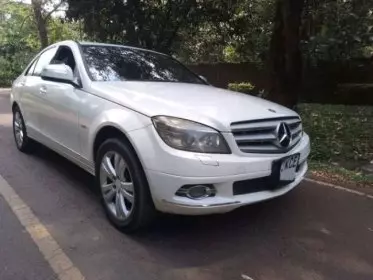 Mercedes-Benz C200