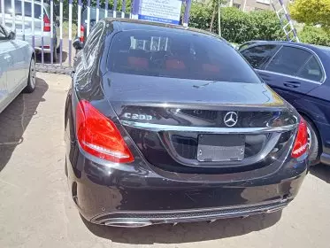 Mercedes-Benz C200