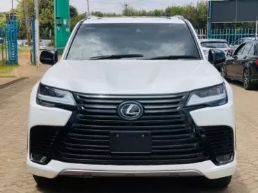 Lexus LX 600