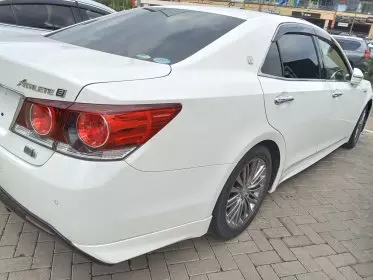 Toyota Crown Athlete