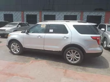 Ford EXPLORER 3.5L