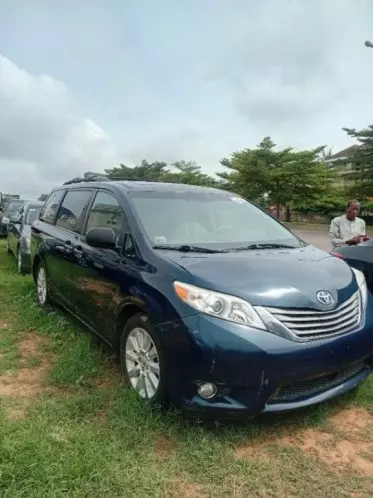Toyota Sienna