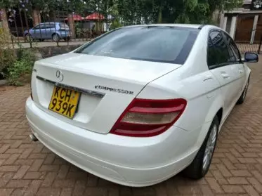 Mercedes-Benz C200