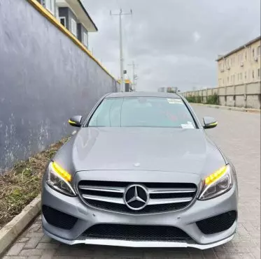 Mercedes-Benz C 300