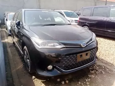 Toyota Fielder hybrid 