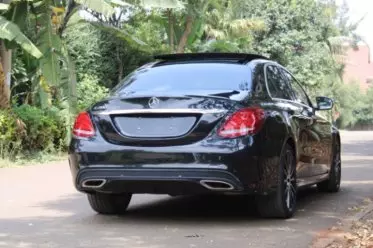 Mercedes-Benz C200