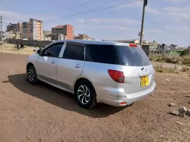 Nissan Advan