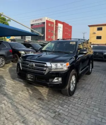 Toyota Landcruiser  V8
