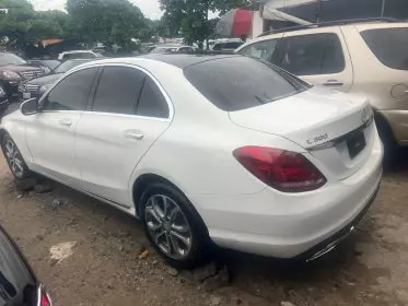 Mercedes-Benz C 300