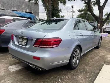 Mercedes-Benz E 200