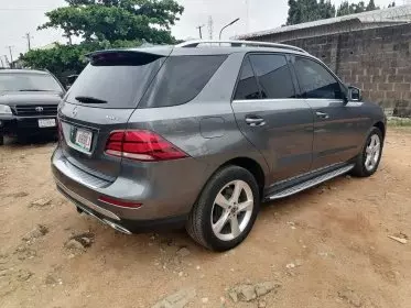 Mercedes-Benz 350