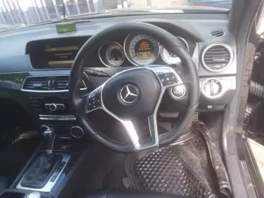 Mercedes-Benz C200