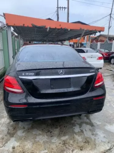 Mercedes-Benz E 300