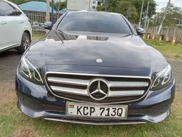 Mercedes-Benz E 220