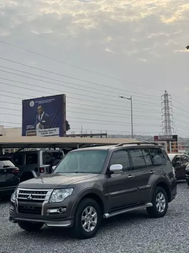 Mitsubishi Pajero GLS