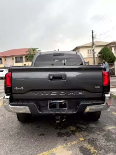 Toyota Tacoma