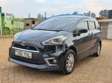 Toyota Sienta