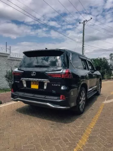 Lexus 570