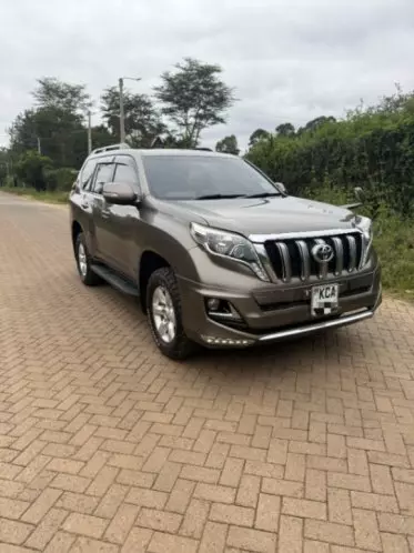 Toyota LAND CRUISER 300 LC300