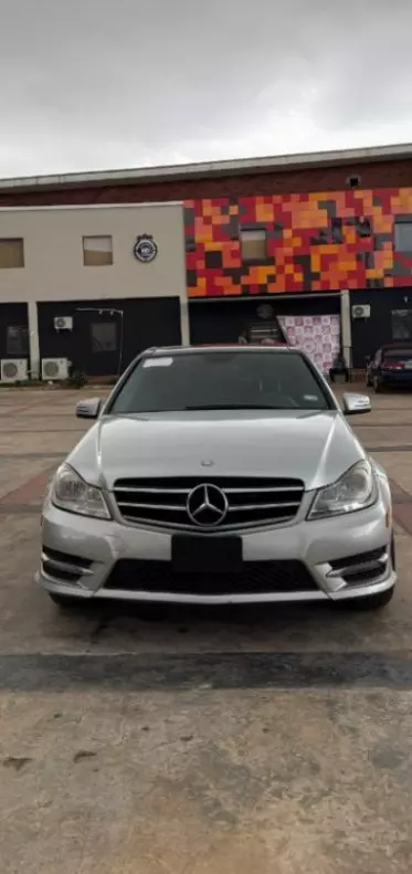 Mercedes-Benz C 320