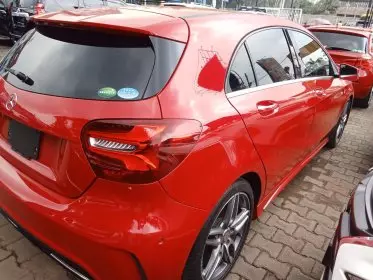 Mercedes-Benz A 180