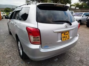 Toyota Fielder 