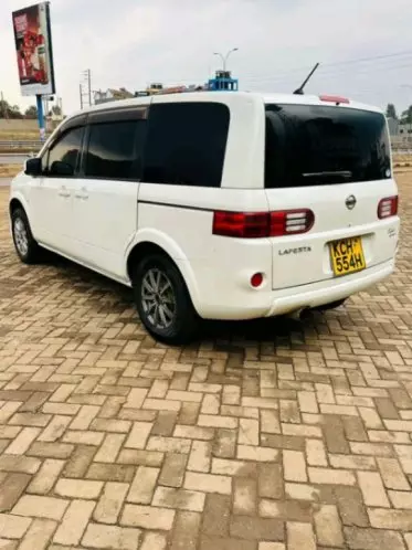 Nissan Lafesta