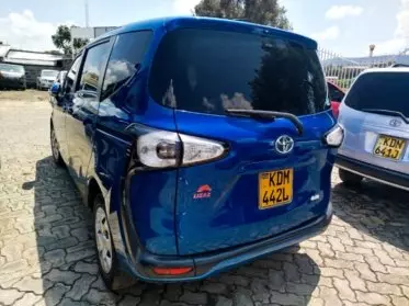 Toyota Sienta
