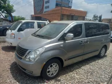 Hyundai H-1 Starex