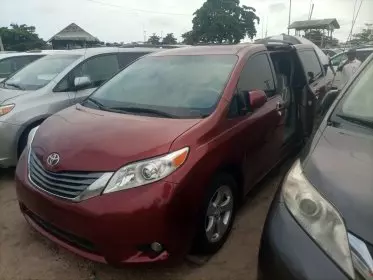 Toyota Sienna