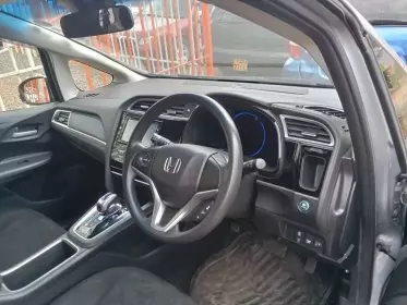Honda Fit shuttle hybrid