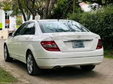 Mercedes-Benz C200