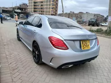 Mercedes-Benz C200