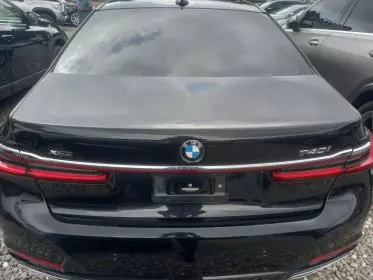 BMW 740