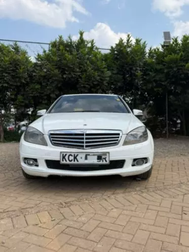 Mercedes-Benz C200