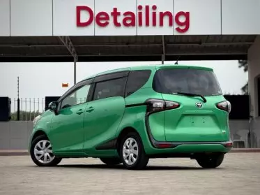 Toyota Sienta Hybrid