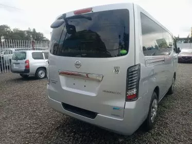 Nissan NV350