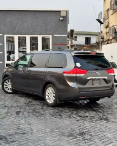 Toyota Sienna