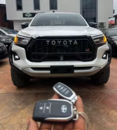 Toyota Hilux 