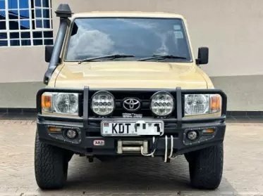 Toyota Landcruiser 76