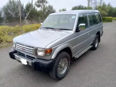 Mitsubishi Pajero GLS