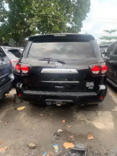 Toyota Sequoia