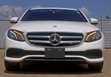 Mercedes-Benz E200