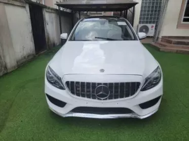 Mercedes-Benz C 300