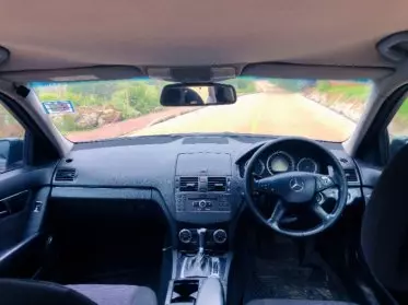 Mercedes-Benz C200