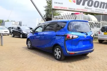 Toyota Sienta
