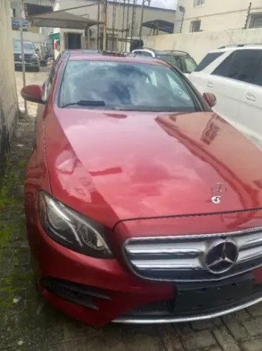 Mercedes-Benz E 300