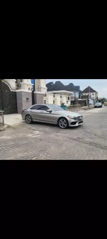 Mercedes-Benz C 300